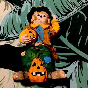 Vintage Scarecrow w/pumpkins